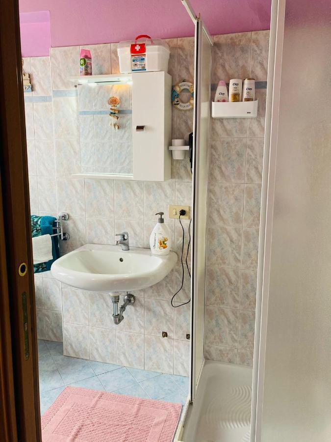 Palm Beach - Your Private And Complete Apartment In Дезенцано-дель-Гарда Экстерьер фото