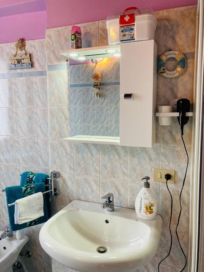 Palm Beach - Your Private And Complete Apartment In Дезенцано-дель-Гарда Экстерьер фото